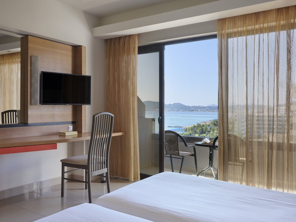 Esperos Mare Resort & Spa 83/91