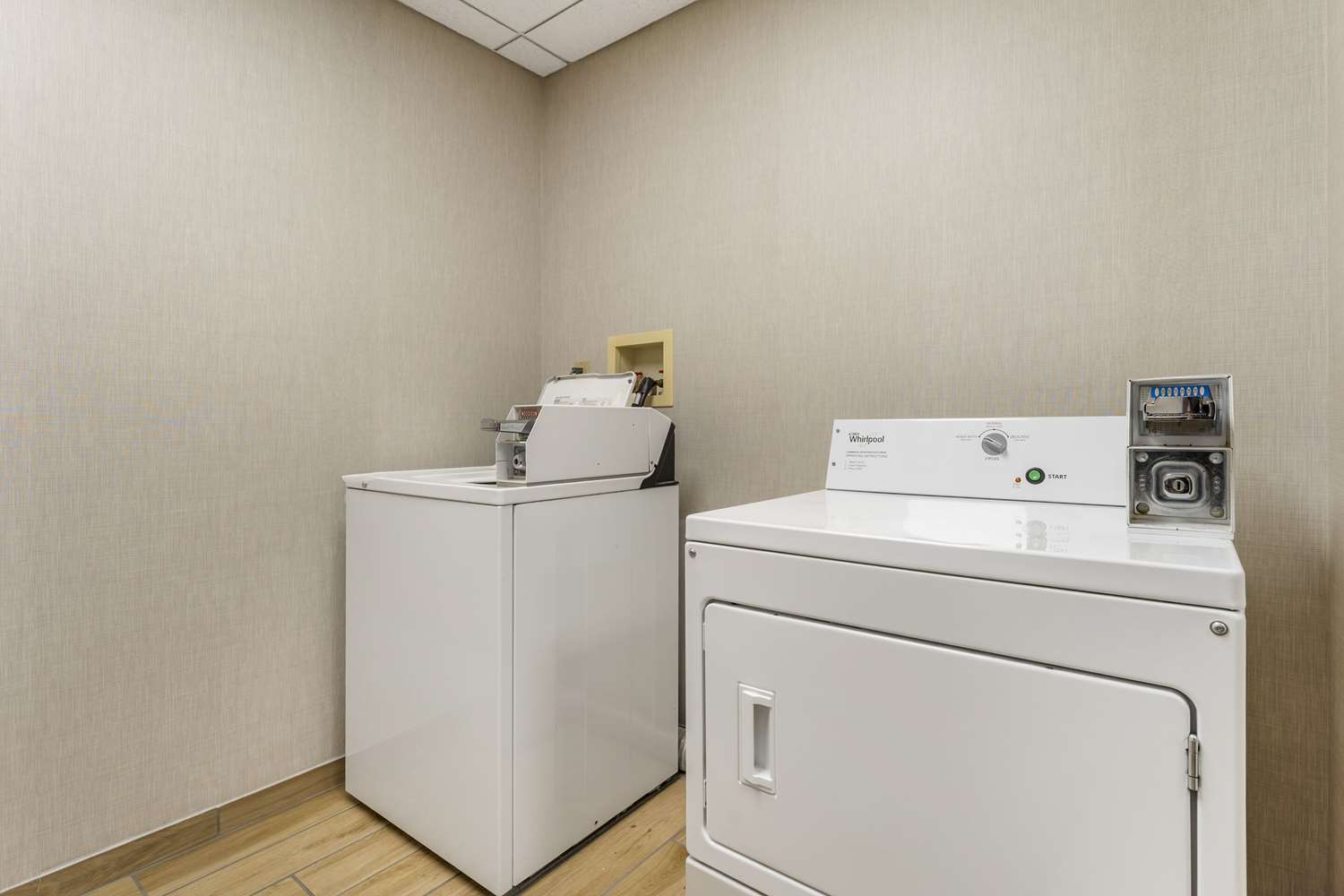 Comfort Inn & Suites Lavale - Cumberland 7/45