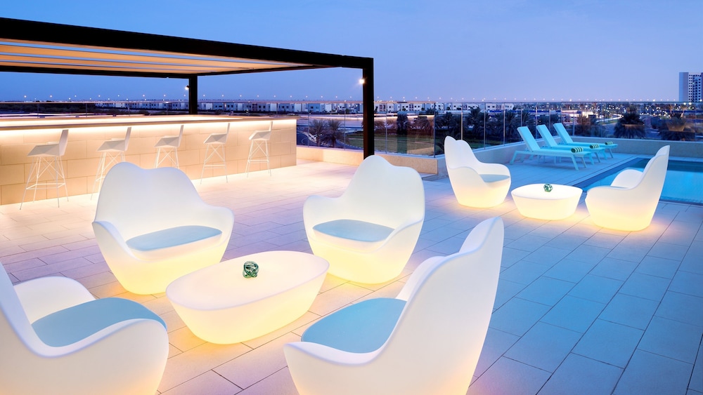 Holiday Inn Dubai Al Maktoum Airport photo2