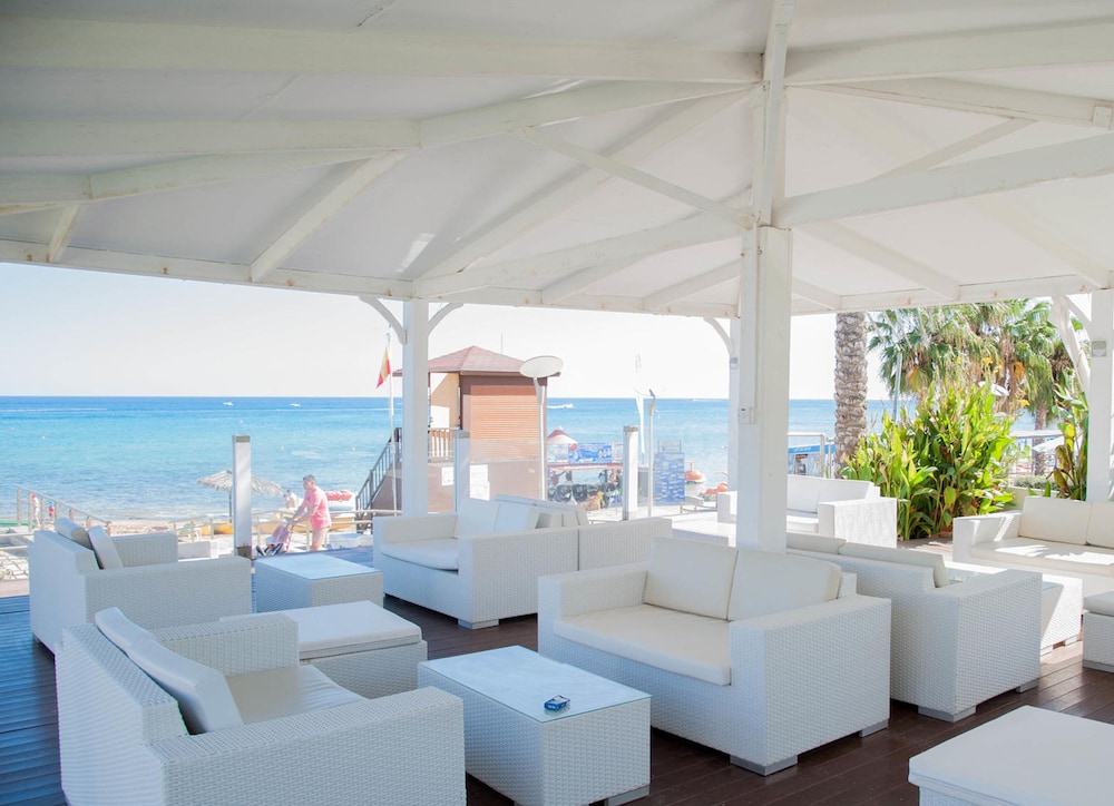 Vrissiana Beach 30/50