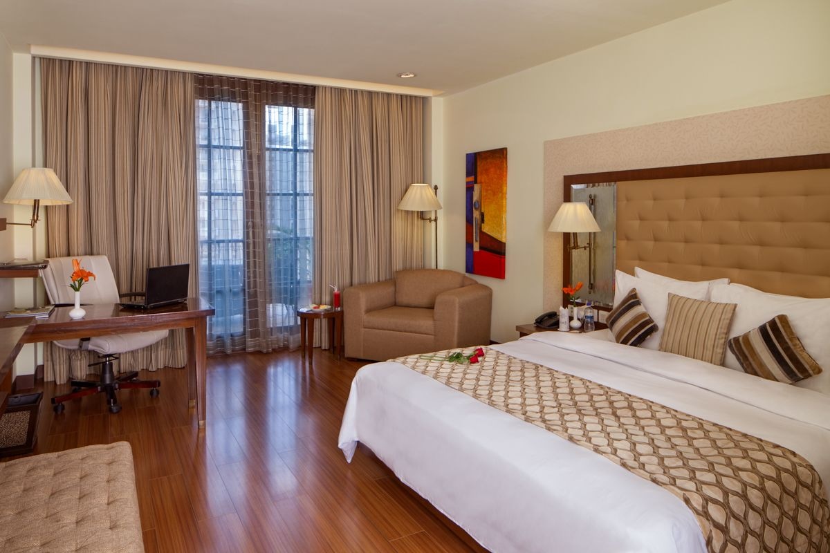 DELUXE, DOUBLE BED