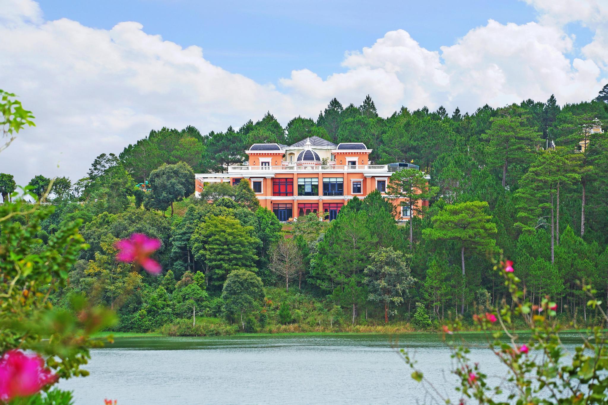 Dalat Edensee Lake Resort and Spa