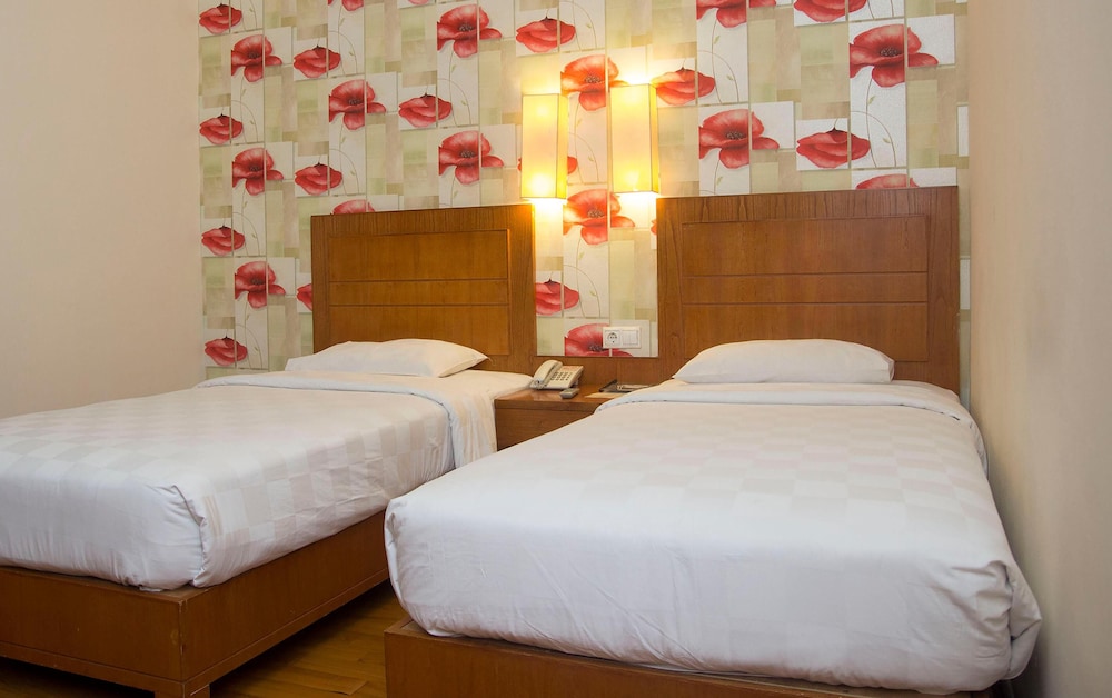 ROYAL JELITA HOTEL 14/45