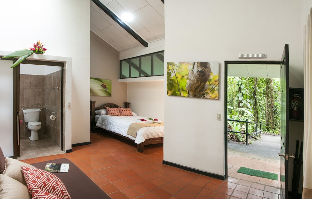 Tapirus Lodge 10/38
