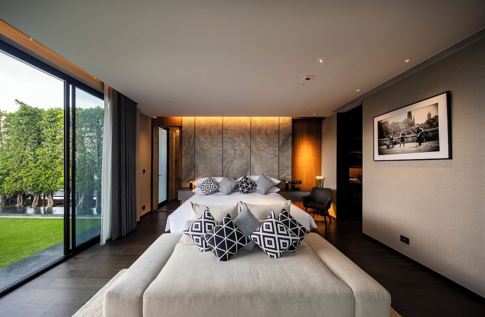 Walton Suites Sukhumvit 11/49