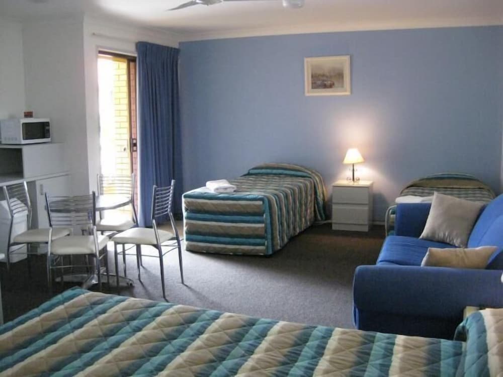 Aspley Carsel Motor Inn 36/60