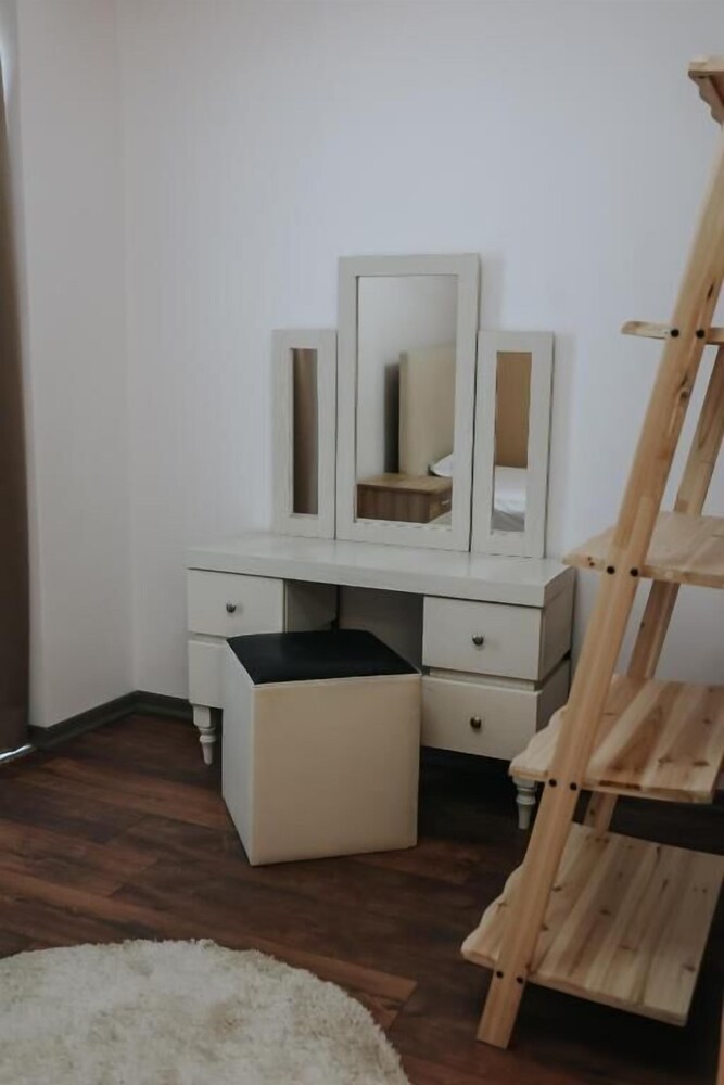 HOTEL KRISTAL KORCE in Qender Bulgarec