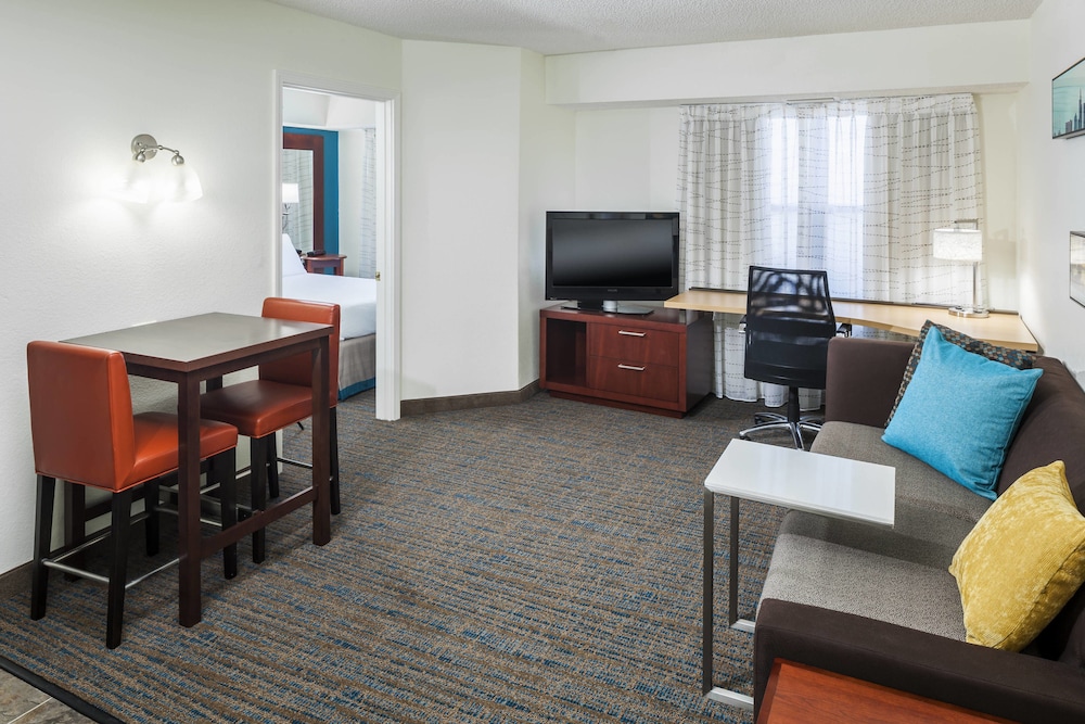 Residence Inn by Marriott Kansas City Overland Park 24/50