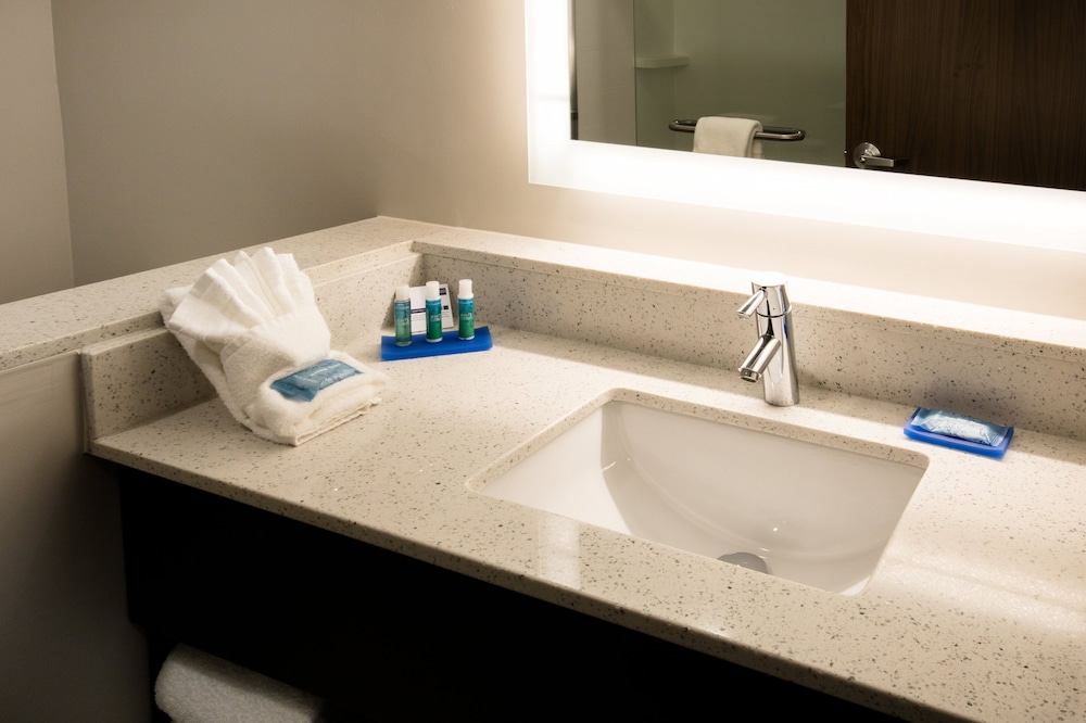 HOLIDAY INN EXPRESS NORTH AUGUSTA 16/55