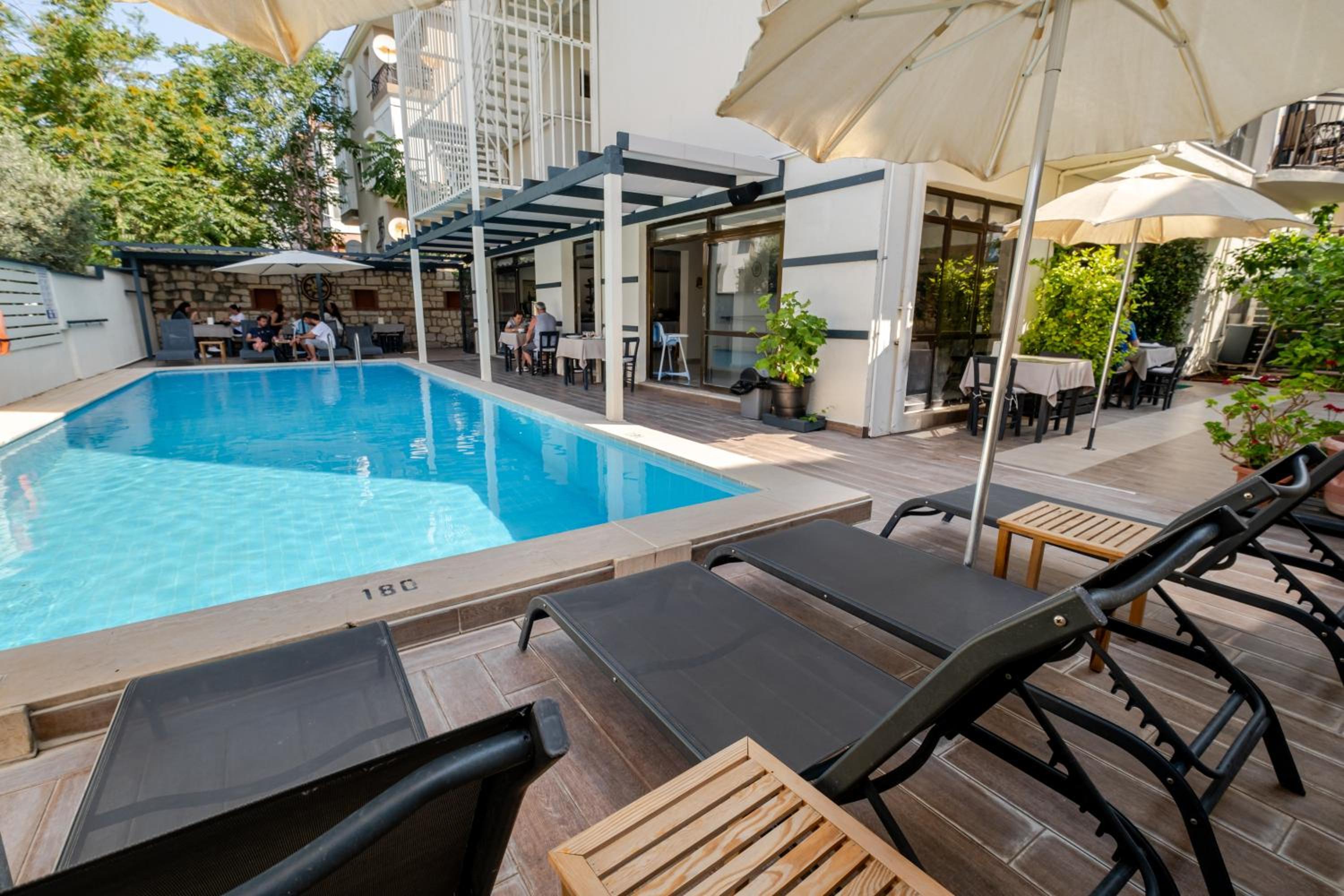 Bayram Hotel 43/50