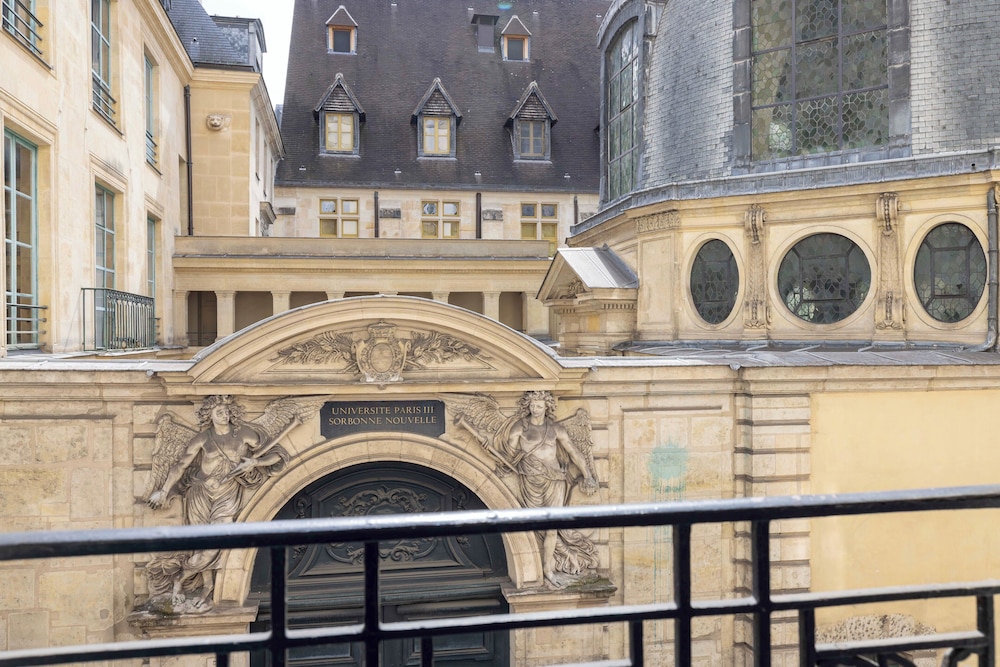 HOTEL SAINT PIERRE 38/50