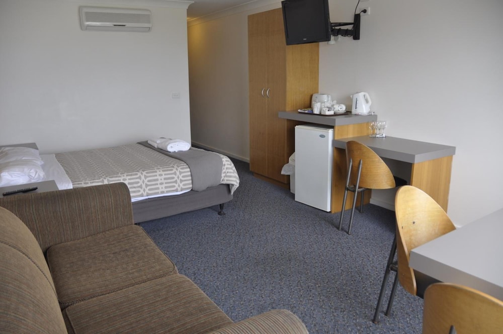 A Great Ocean View Motel 8/27