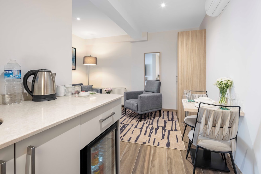 The Capri Hotel Osmanbey 49/60