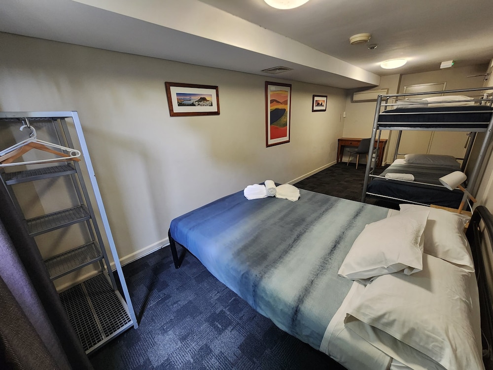Big Backpackers Hostel 15/47