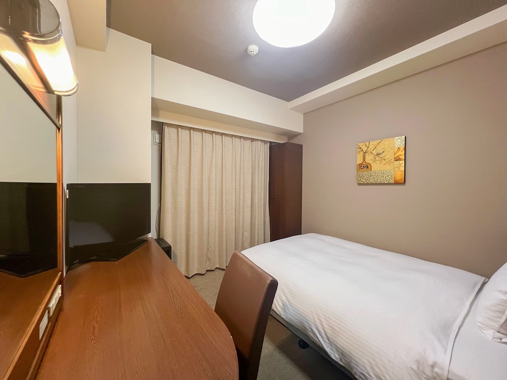ROOM, SINGLE