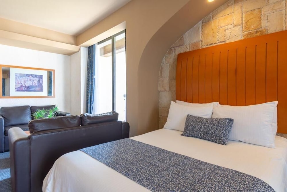 PREMIUM, KING BED