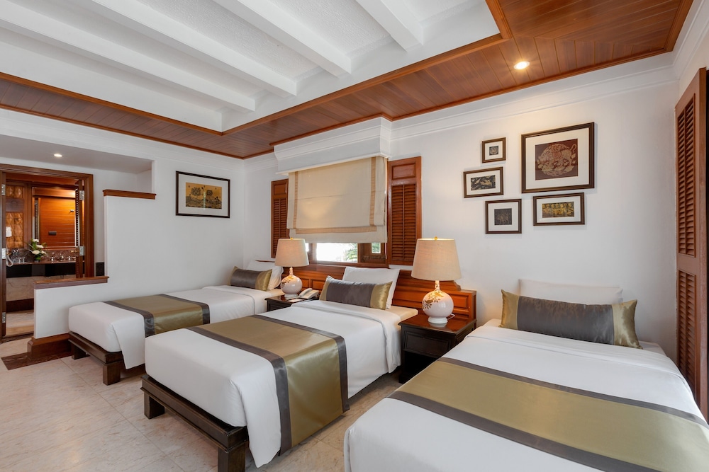 Thavorn Beach Village Phuket Resort and Spa 16/66