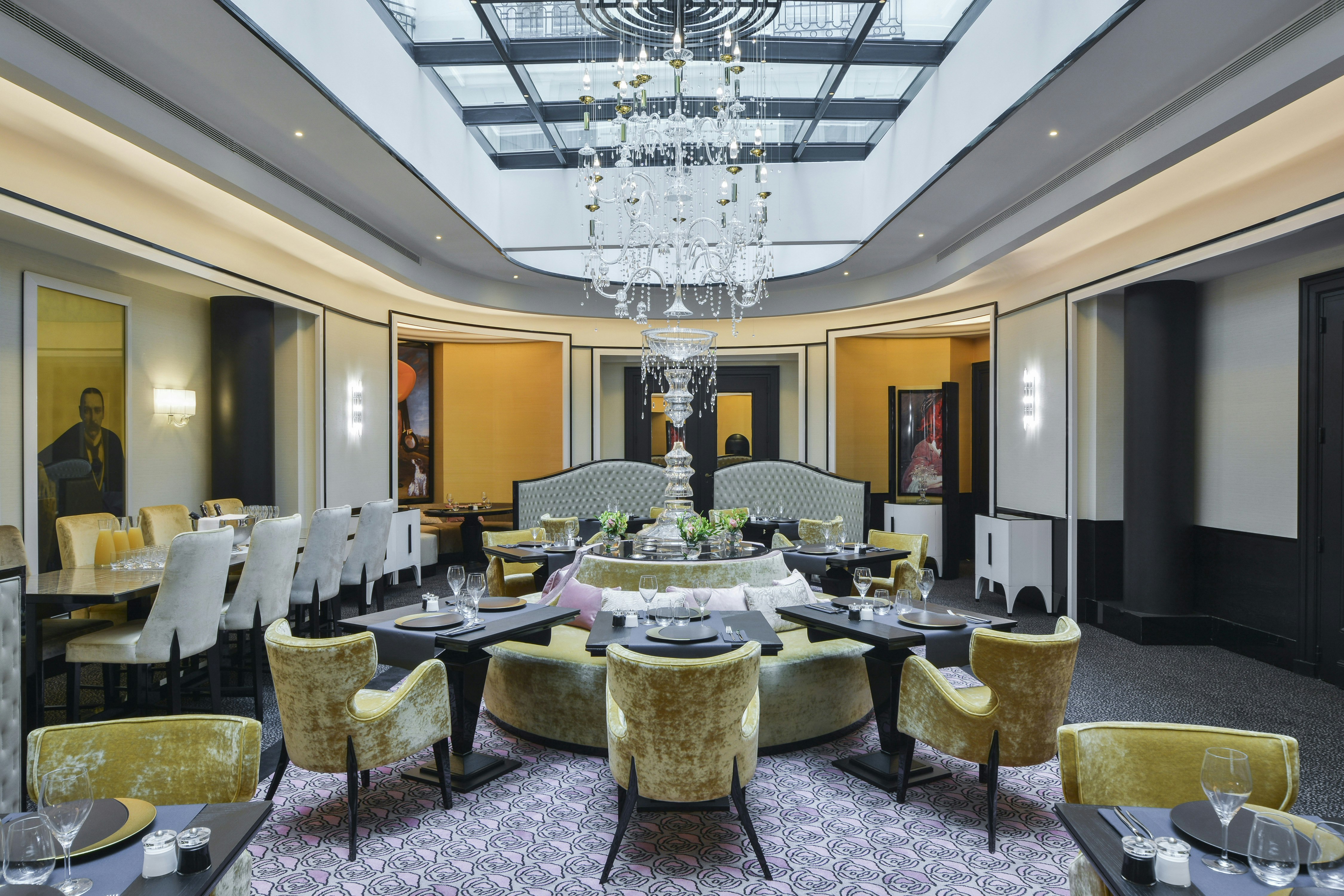 Maison Astor Paris Curio Collection By Hilton 35/43