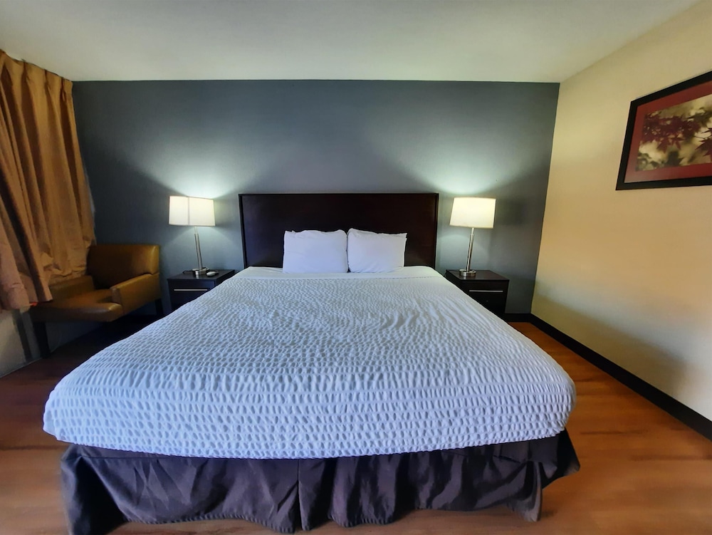 Americas Best Value Inn Moline 28/41
