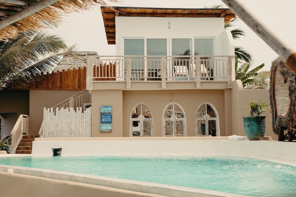 Coral Rock Hotel 3/50