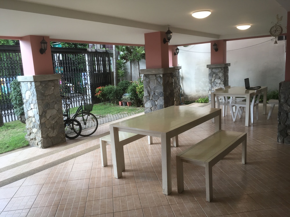 Triple Palms House 30/50