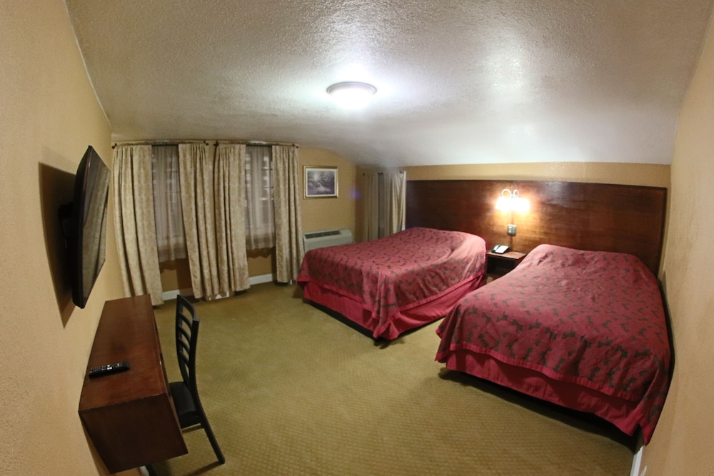Santa Cruz Inn Riverside 5/23