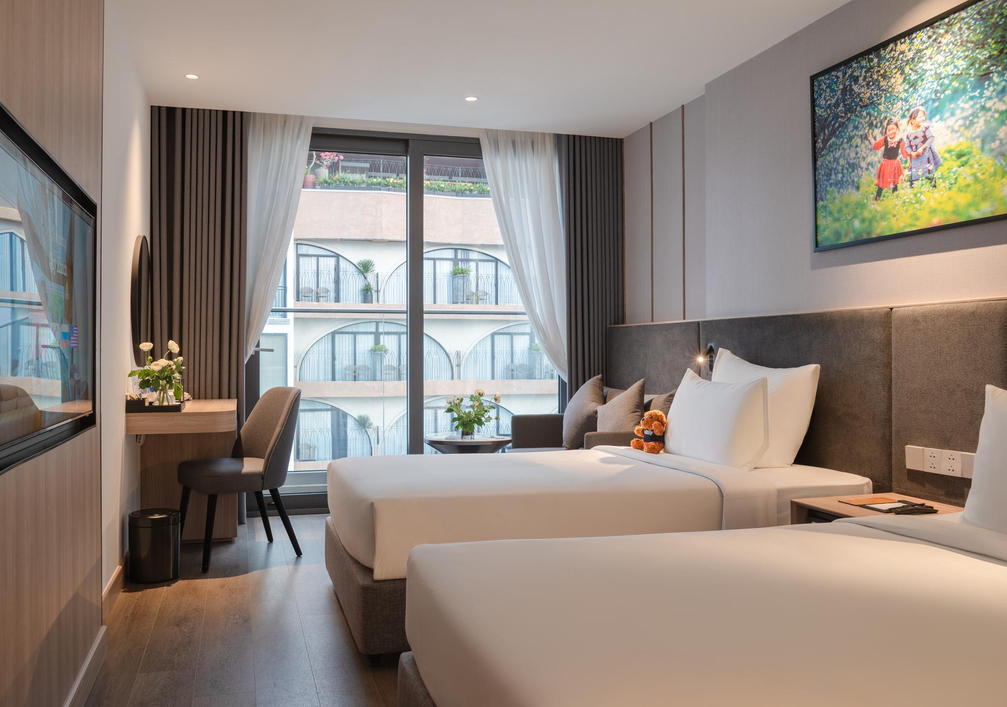 Senior, Deluxe, Twin Beds