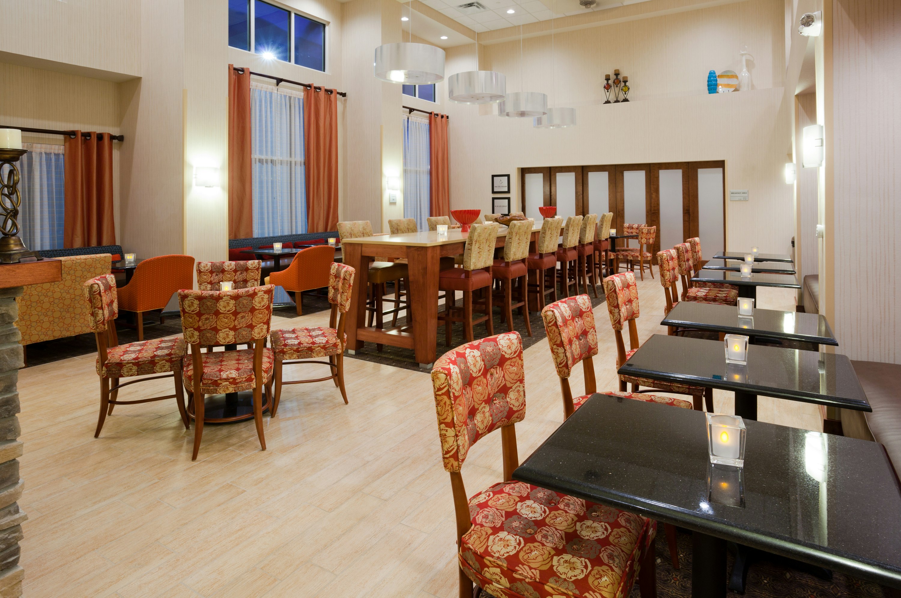 Hampton Inn & Suites Minot Airport 10/17