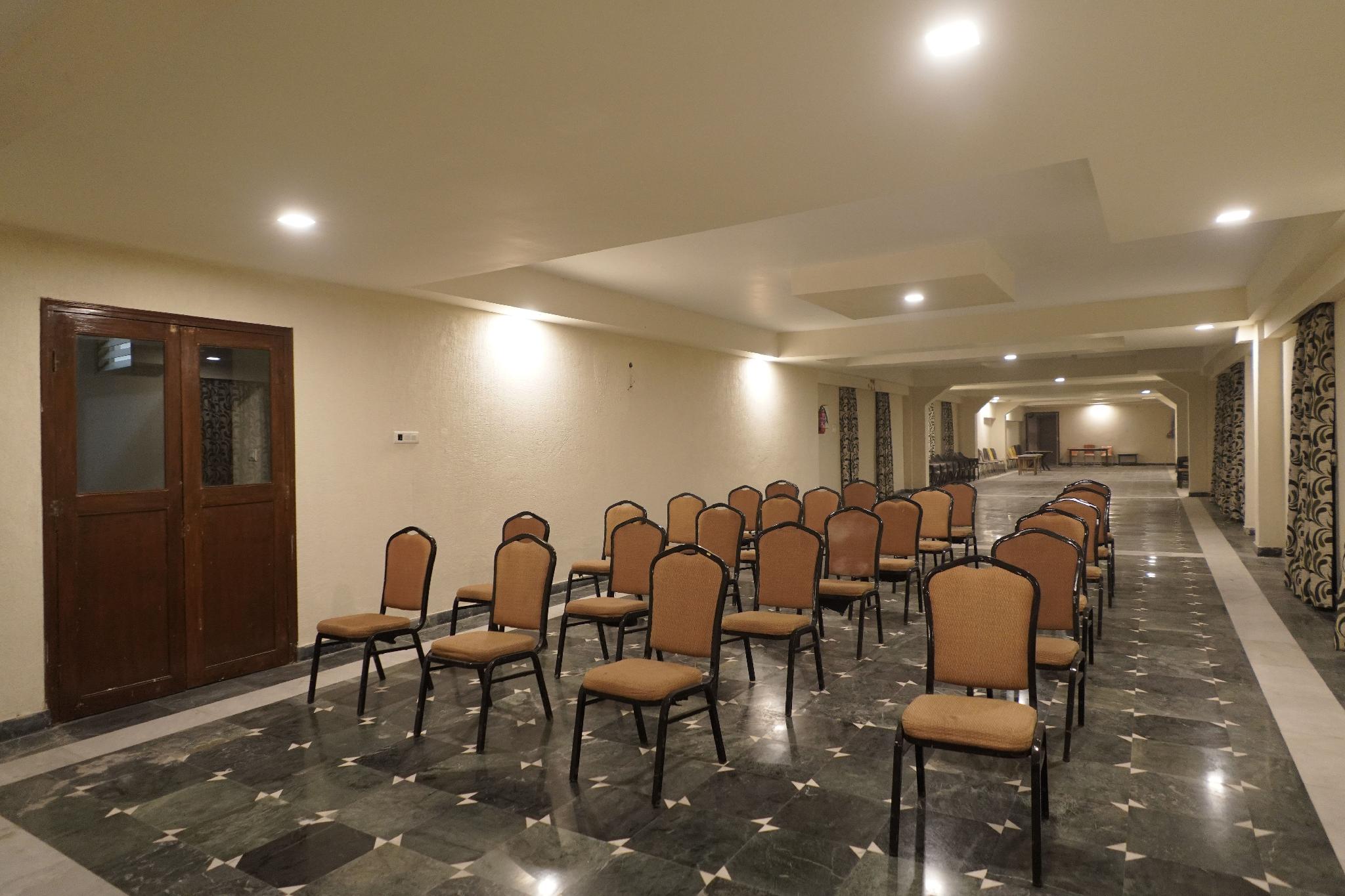 HOTEL KINGS CROWN MANDARMONI 35/37