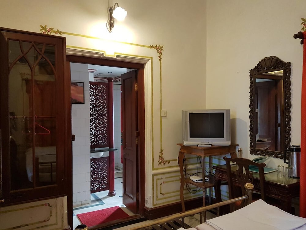 HOTEL RANGNIWAS PALACE 37/52
