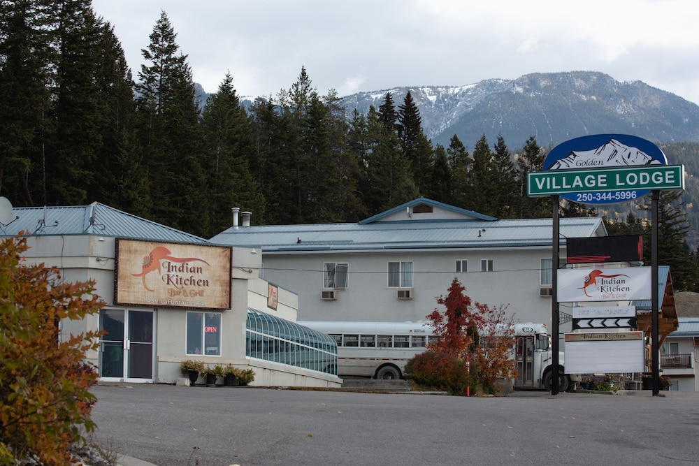 Golden Village Lodge 2/66