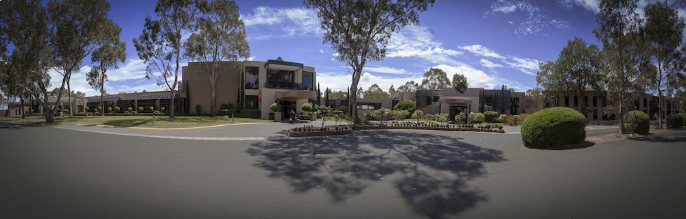The Dingley Hotel 1/61