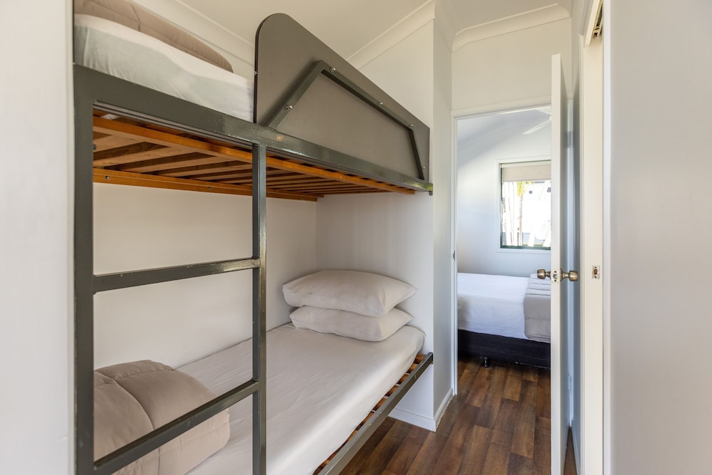 NRMA Bowen Beachfront Holiday Park 5/28