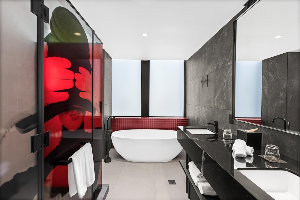 Radisson RED Auckland 49/50