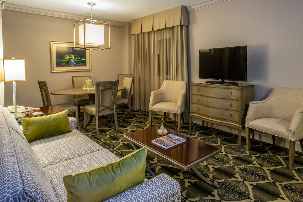 Bell Tower Hotel 44/60