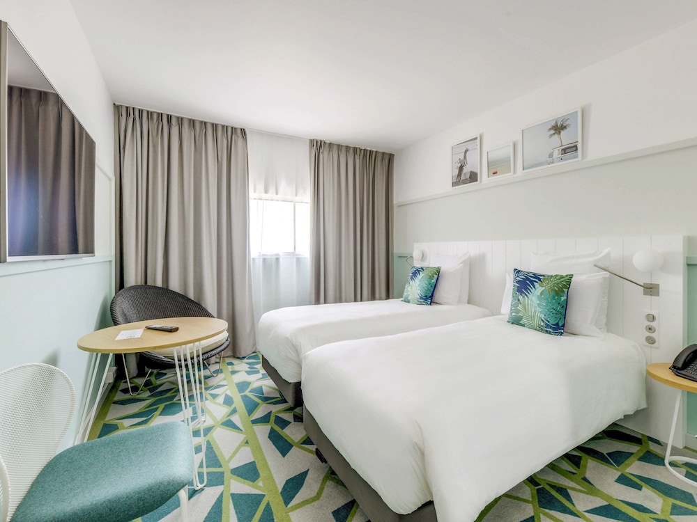 Mercure Paris Orly Tech Airport 10/78