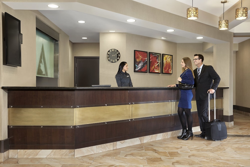 Acclaim Hotel By Clique 8/62