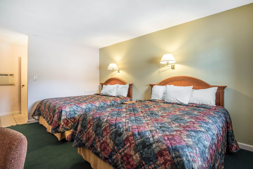Rodeway Inn Bellows Falls 17/36