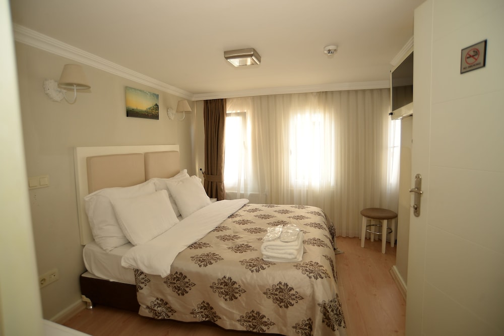 Ada Home's Hotel Taksim 6/20