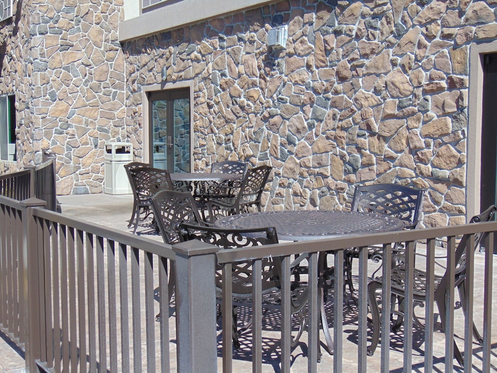 Holiday Inn Express Suites Springville South Provo Area 39/73