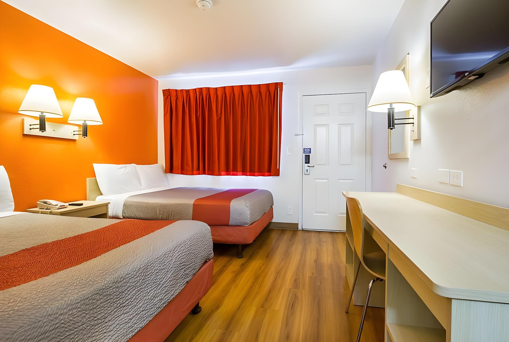 2 Full Beds