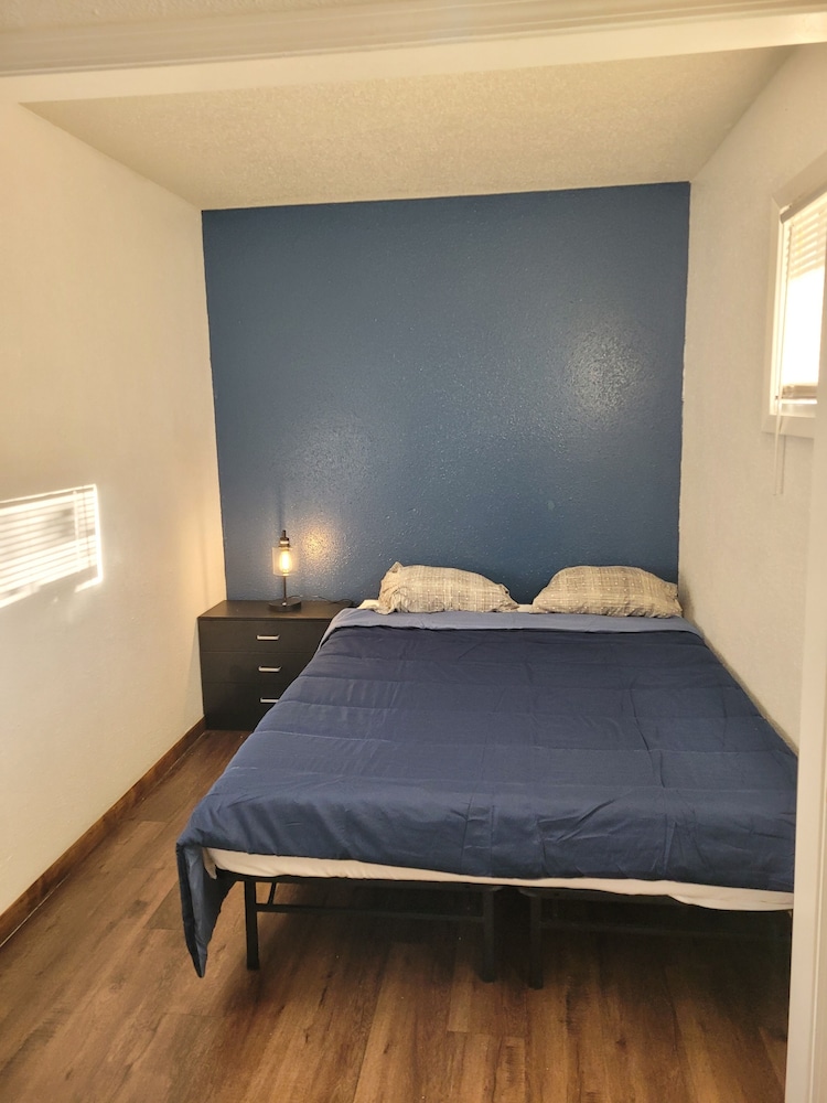 T-59 Motel Thief River Falls 12/34