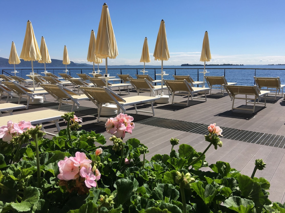 Grand Hotel Gardone 33/41