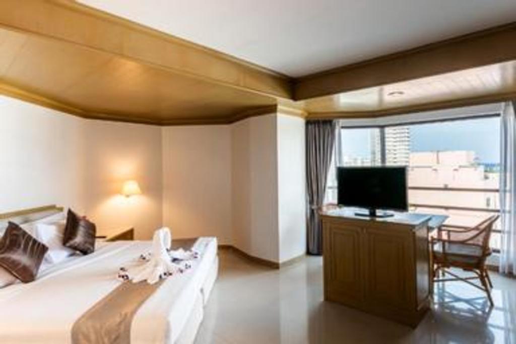 Executive, Queen Bed, No Balcony