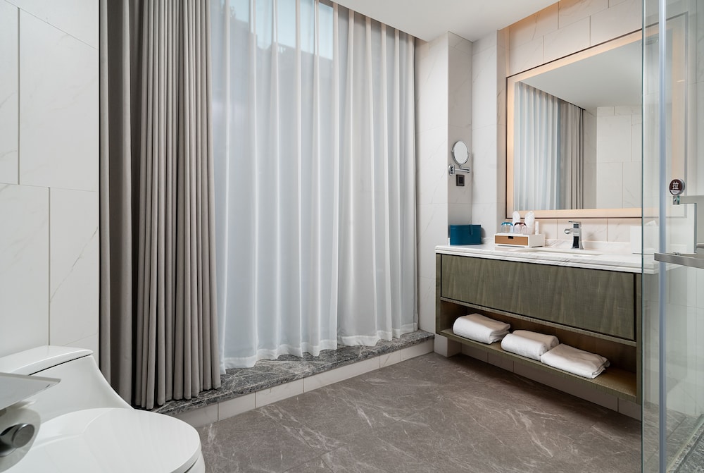Huidong Business Hotel 46/50