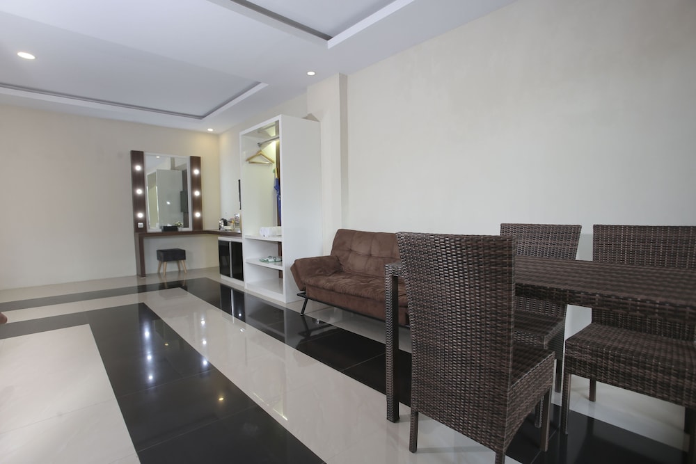 Grand Harvest Resort and Villas 18/75