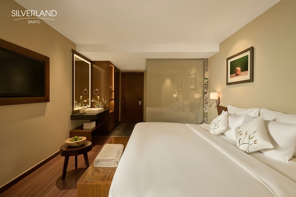 SYMPHONY, DELUXE, DOUBLE OR TWIN BED