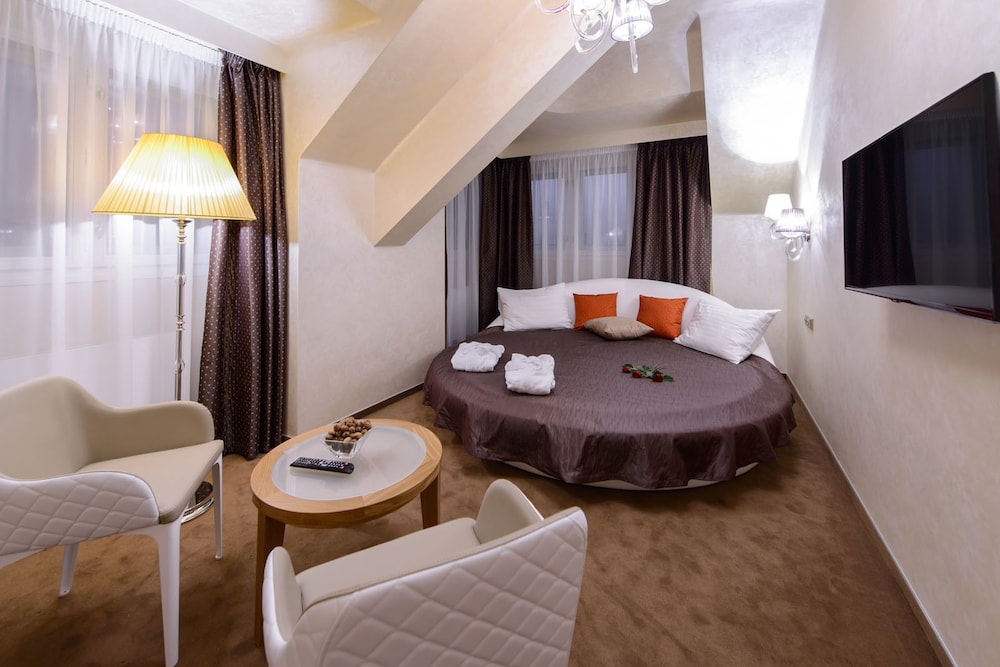 Myo Hotel Mysterius 13/37
