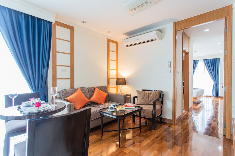 D Varee Montara Thonglor 25 46/70