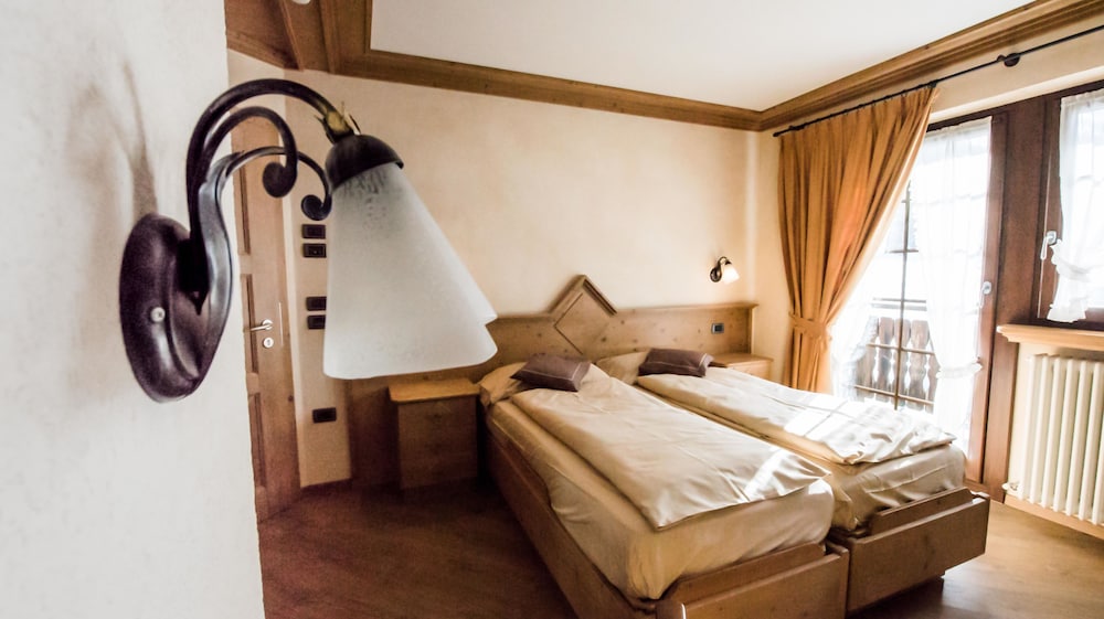 Capriolo Hotel 37/69